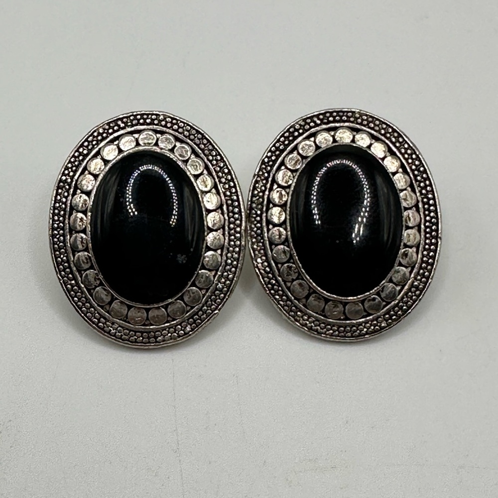 Vintage Black and Silver Oval Earrings
